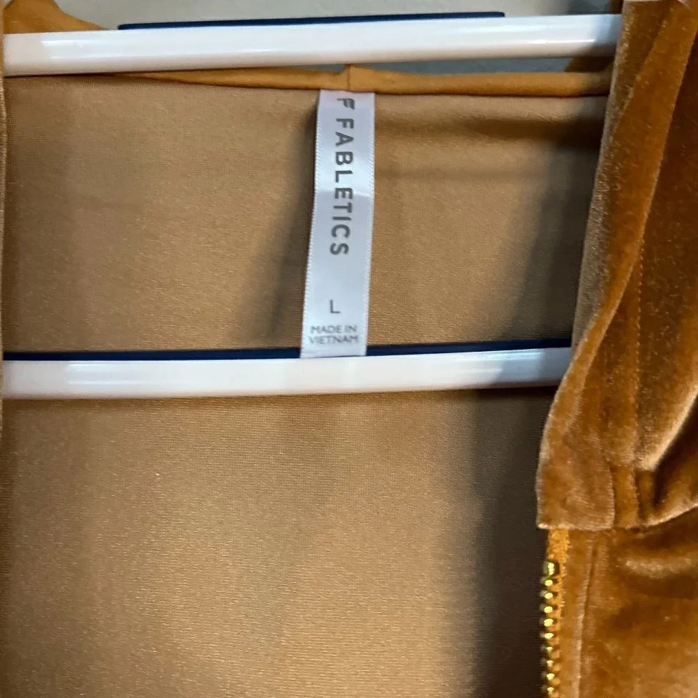 Fabletics Donna Velour Hoodie in Light Honey Size L